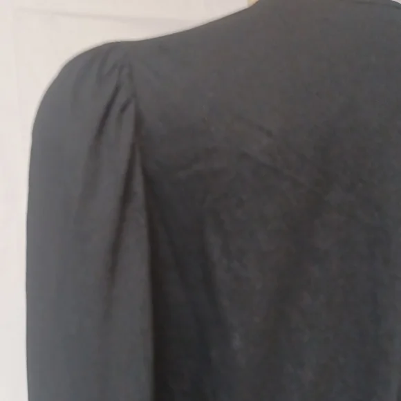 BANANA REPUBIC SIZE M Elegant Black Wrap Top - Picture 4 of 11